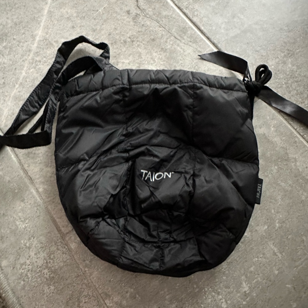 Taion Draw String Bag Down Small in Black